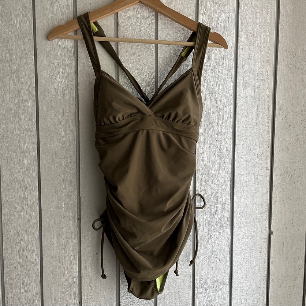 Athleta Underwire Tie Back Swimsuit